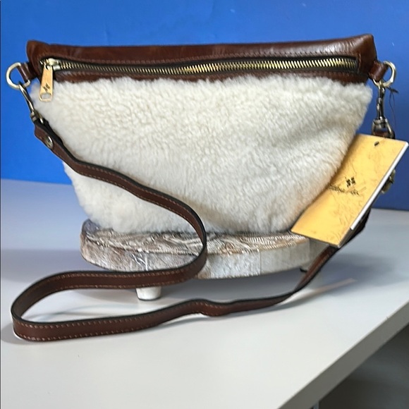 Patricia Nash Handbags - PATRICIA NASH WOMENS BROWN LEATHER WHITE SHERPA  TINCHI BELT BAG NEW WITH TAGS